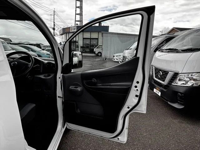 NV200バネットバン(ニッサン)の車両写真