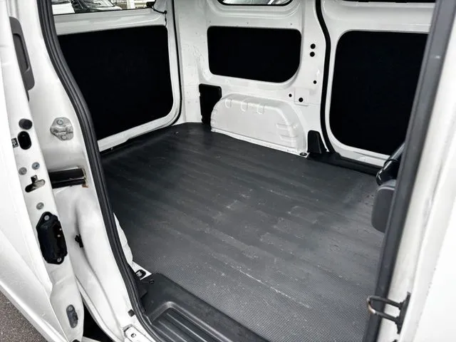 NV200バネットバン(ニッサン)の車両写真