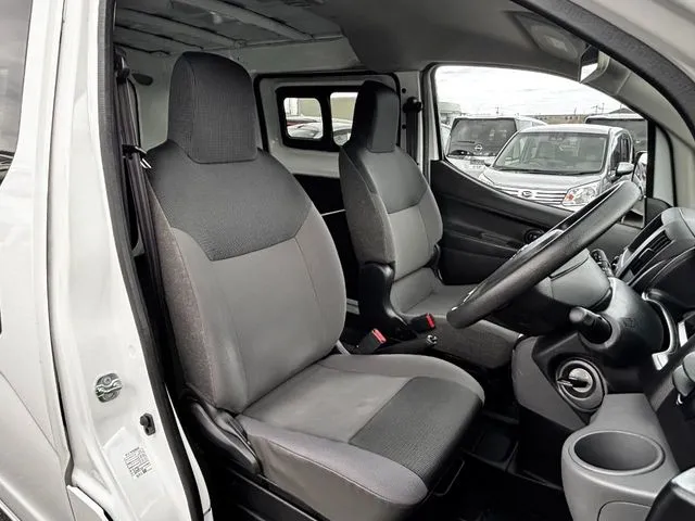 NV200バネットバン(ニッサン)の車両写真