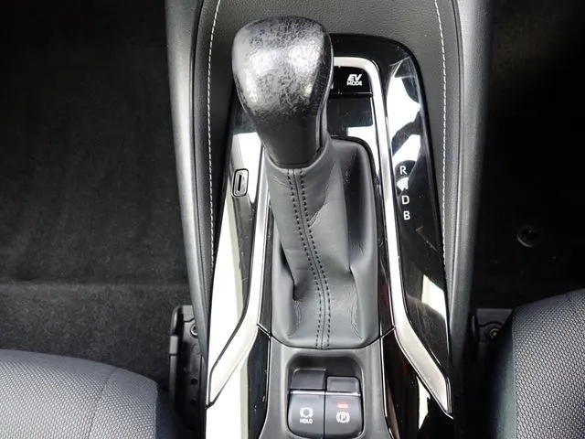 カローラ　セダン　ハイブリッド（トヨタ）の車両写真