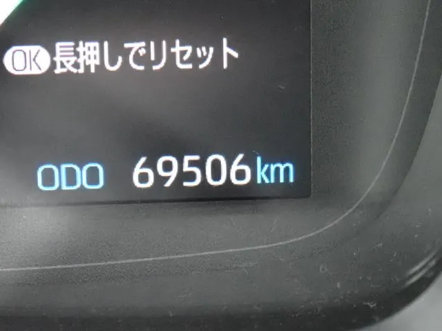 カローラ　セダン　ハイブリッド（トヨタ）の車両写真