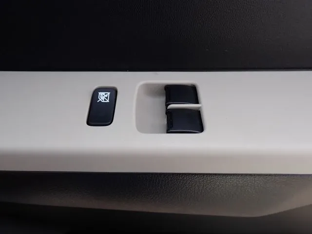アルト 4WD(スズキ)の車両写真