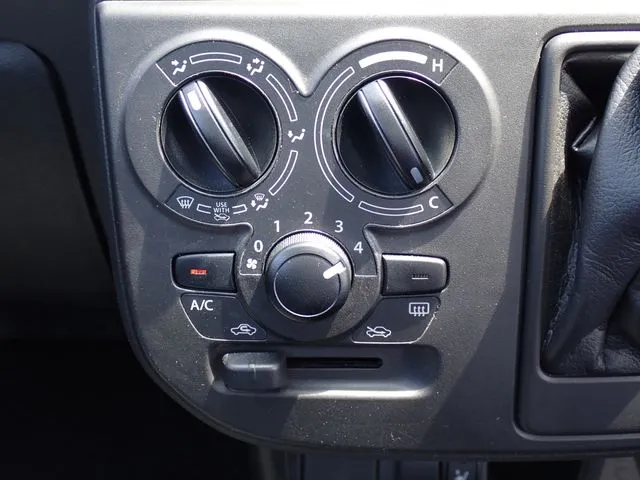 アルト 4WD(スズキ)の車両写真