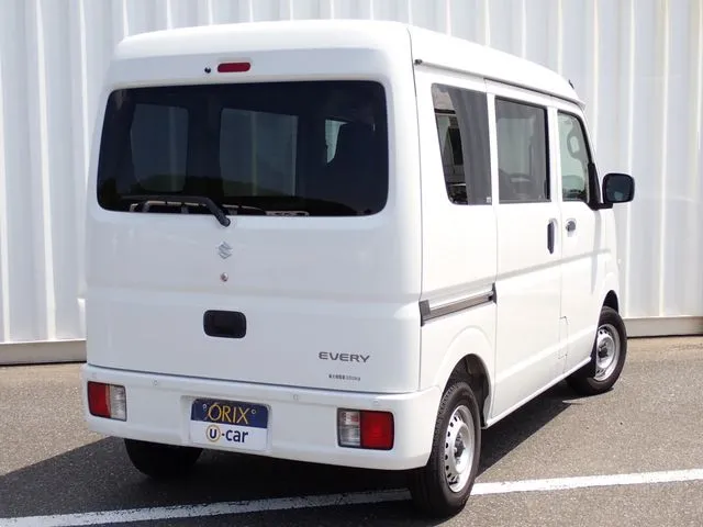 エブリイバン（スズキ）の車両写真