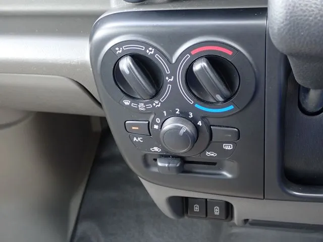 エブリイバン（スズキ）の車両写真