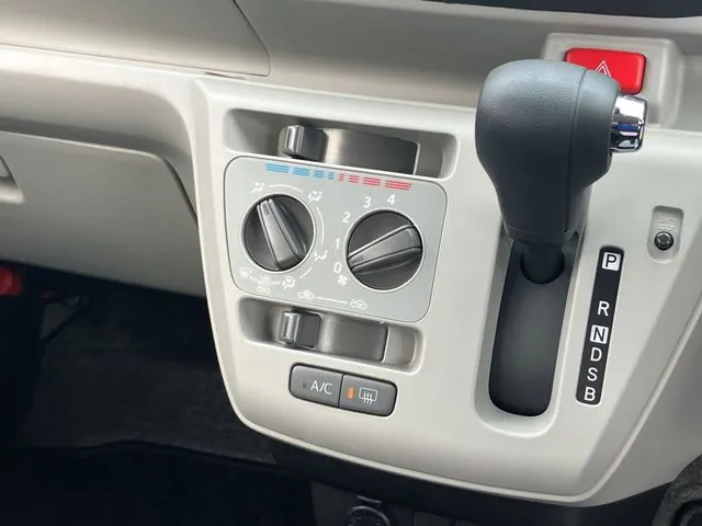 ミラ　イース　４ＷＤ（ダイハツ）の車両写真