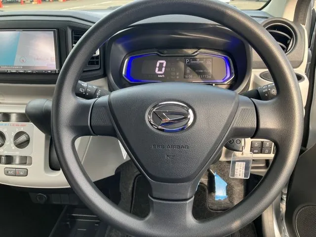 ミラ　イース　４ＷＤ（ダイハツ）の車両写真