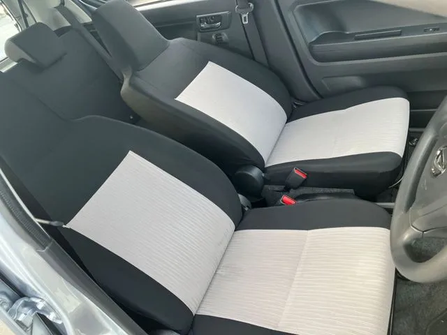 ミラ　イース　４ＷＤ（ダイハツ）の車両写真