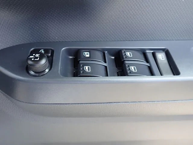 ミラ イース(ダイハツ)の車両写真
