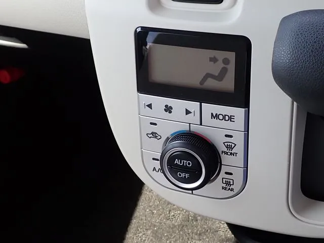 ムーヴ キャンバス(ダイハツ)の車両写真