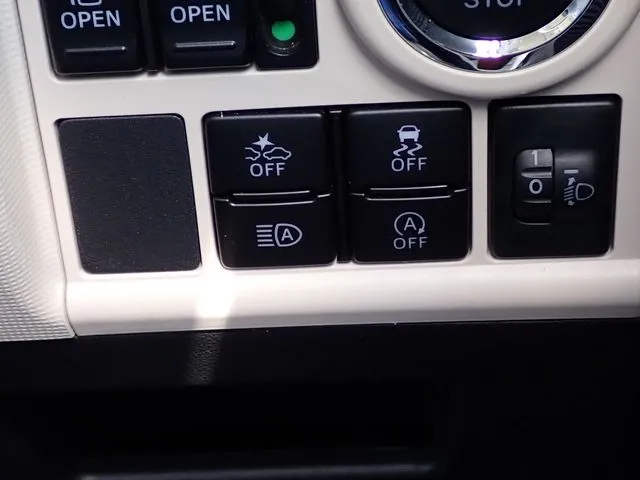 ムーヴ キャンバス(ダイハツ)の車両写真
