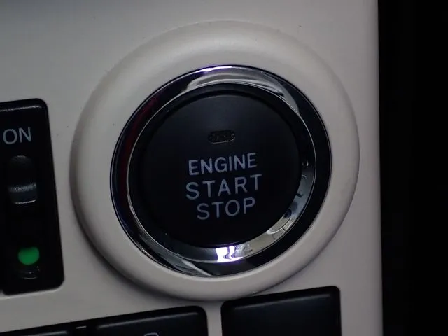 ムーヴ キャンバス(ダイハツ)の車両写真