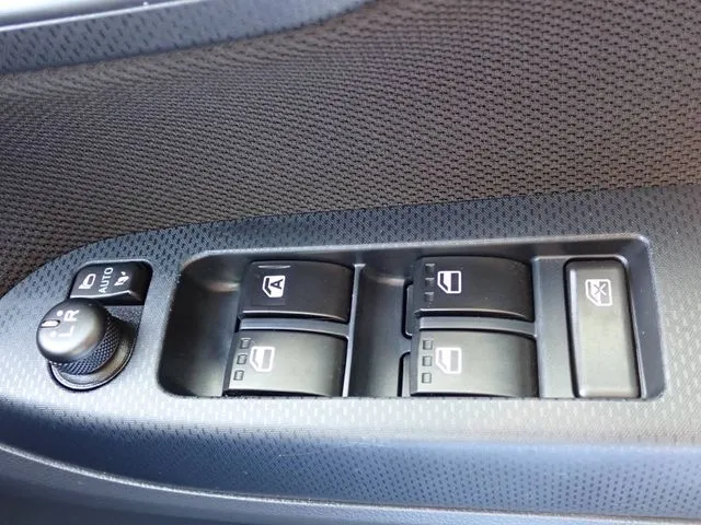 ムーヴ（ダイハツ）の車両写真