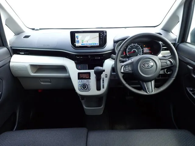 ムーヴ（ダイハツ）の車両写真