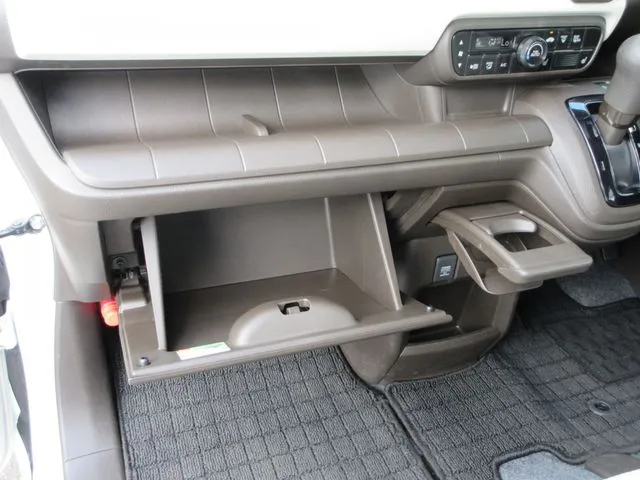 N-WGN 4WD(ホンダ)の車両写真