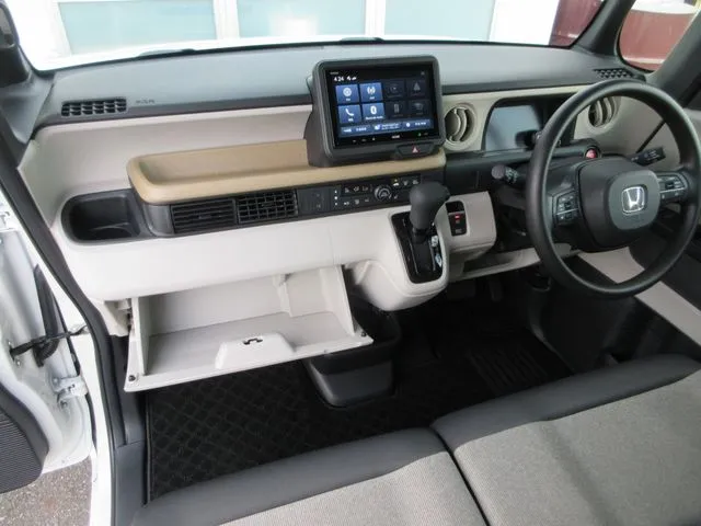 Ｎ　ＢＯＸ　４ＷＤ（ホンダ）の車両写真