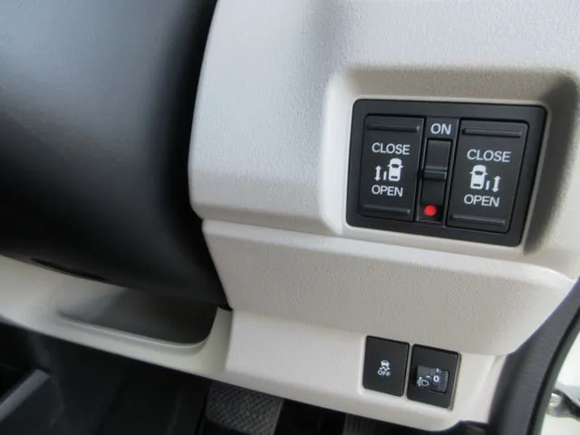 Ｎ　ＢＯＸ　４ＷＤ（ホンダ）の車両写真