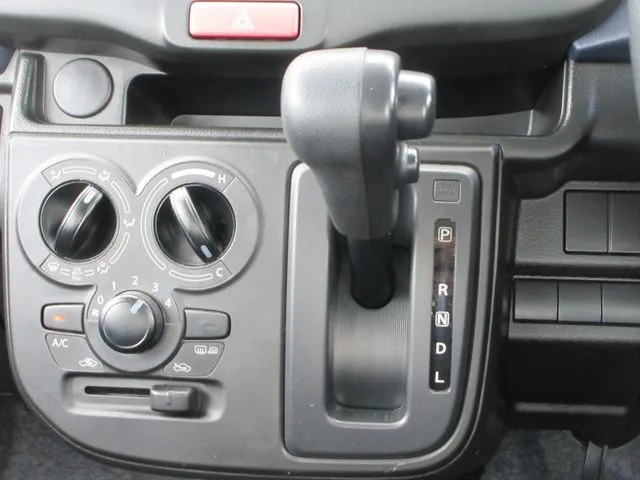 アルト 4WD(スズキ)の車両写真