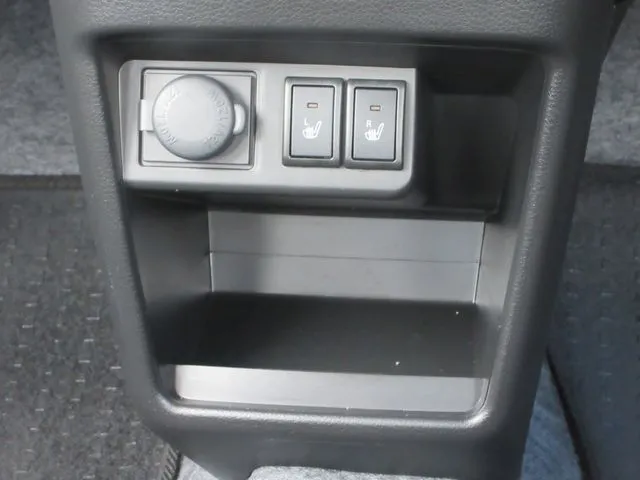 アルト 4WD(スズキ)の車両写真