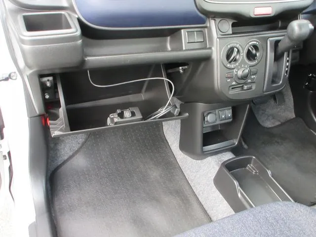 アルト 4WD(スズキ)の車両写真
