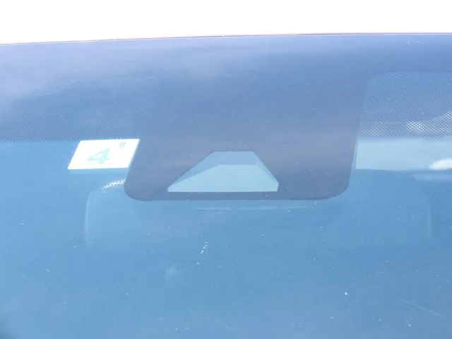 ヤリス ハイブリッド(トヨタ)の車両写真