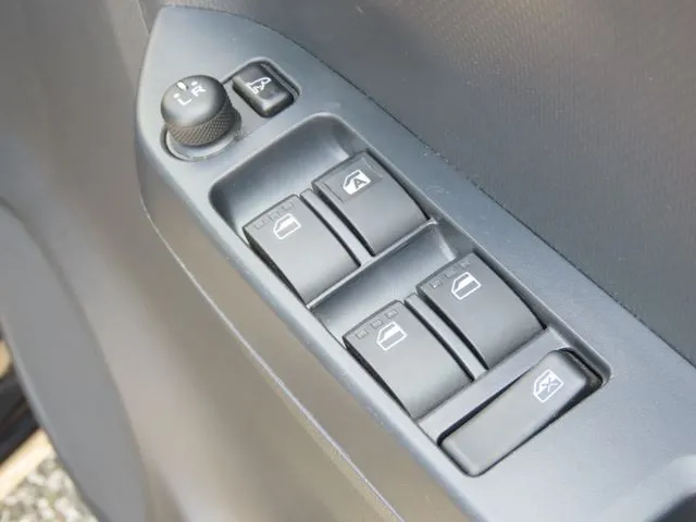 ミラ イース(ダイハツ)の車両写真