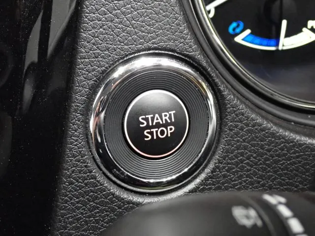 ニッサン　エクストレイル　ハイブリッド　４ＷＤ