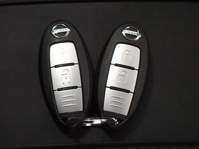 ニッサン　エクストレイル　ハイブリッド　４ＷＤ