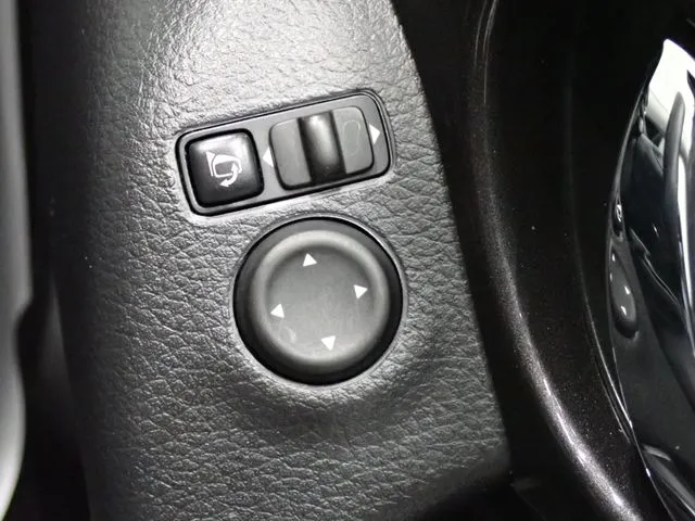 ニッサン　エクストレイル　ハイブリッド　４ＷＤ