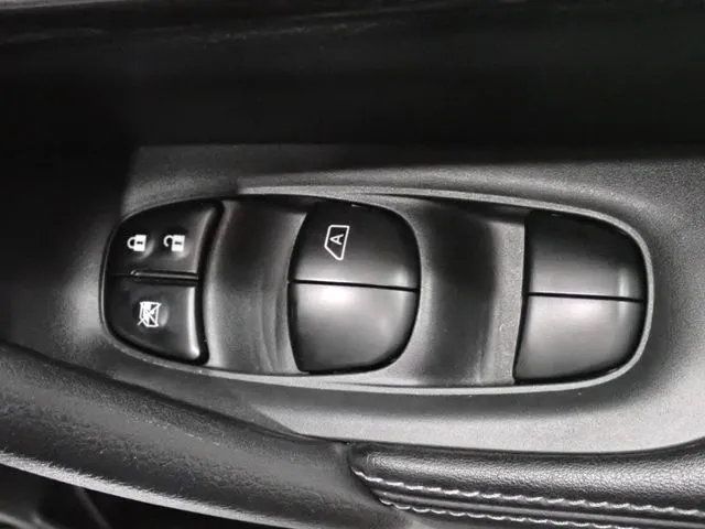 ニッサン　エクストレイル　ハイブリッド　４ＷＤ