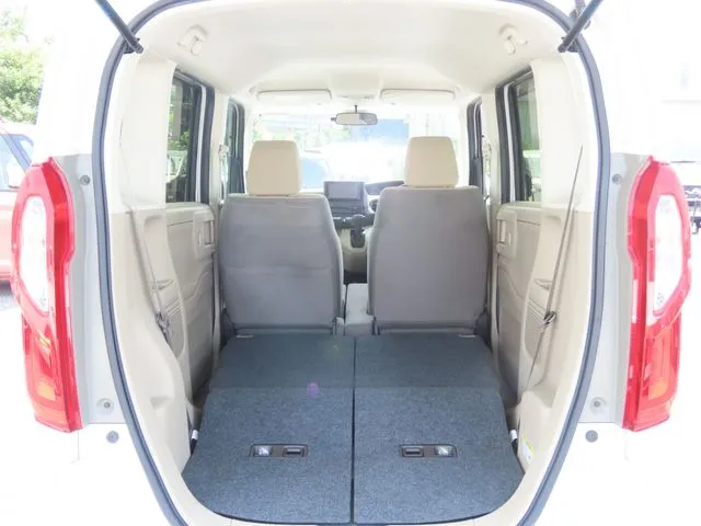 N BOX(ホンダ)の車両写真