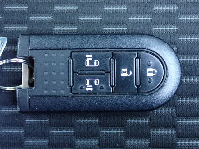 ウェイク(ダイハツ)の車両写真