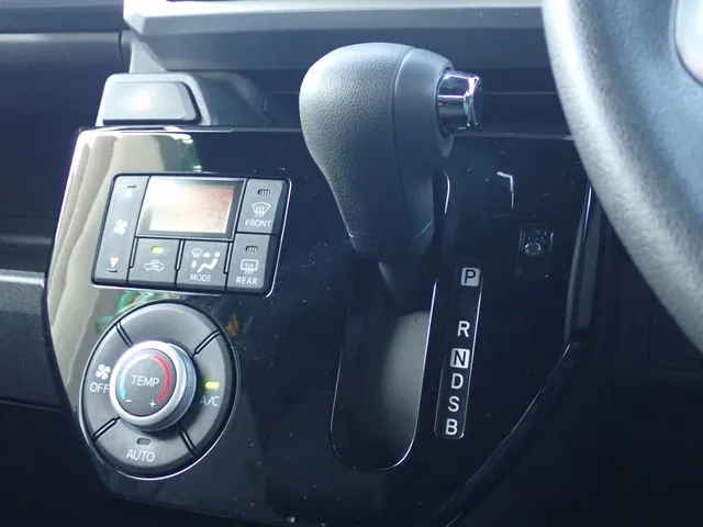 ウェイク(ダイハツ)の車両写真