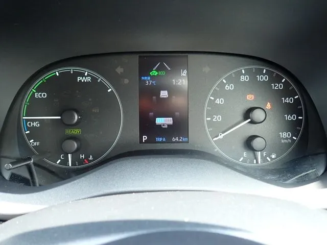 ヤリス ハイブリッド(トヨタ)の車両写真