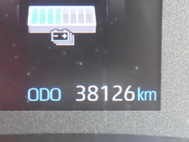 ヤリス ハイブリッド(トヨタ)の車両写真