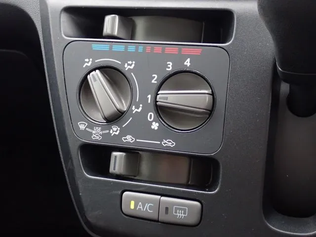 ミラ イース(ダイハツ)の車両写真