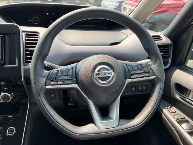 セレナ Sハイブリッド(ニッサン)の車両写真