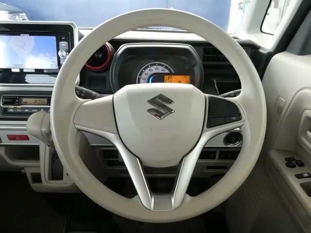 スペーシア（スズキ）の車両写真