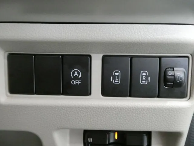 スペーシア（スズキ）の車両写真
