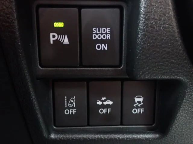 スペーシア(スズキ)の車両写真