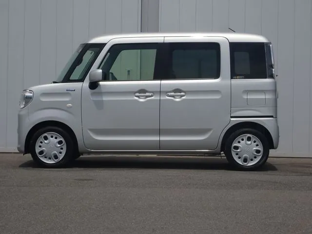 スペーシア(スズキ)の車両写真