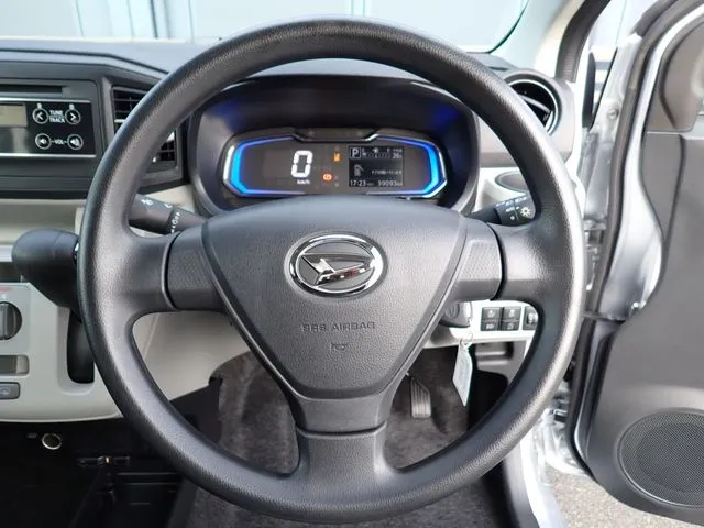 ミラ イース(ダイハツ)の車両写真