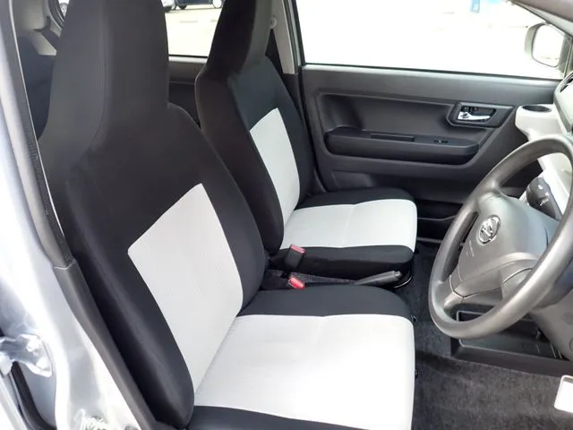ミラ イース(ダイハツ)の車両写真