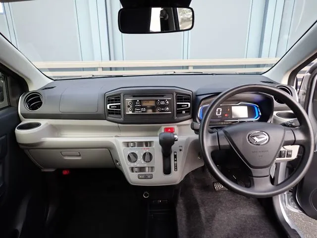ミラ イース(ダイハツ)の車両写真