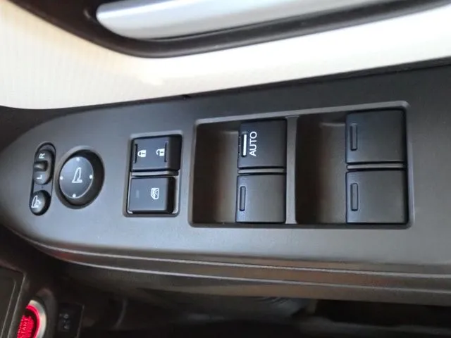 N BOX(ホンダ)の車両写真