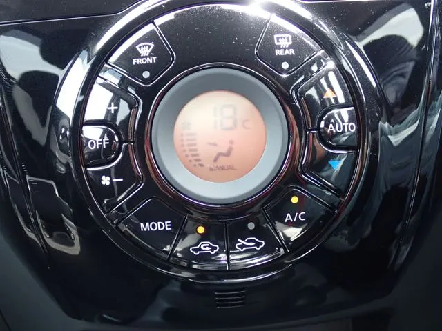 ノート(ニッサン)の車両写真