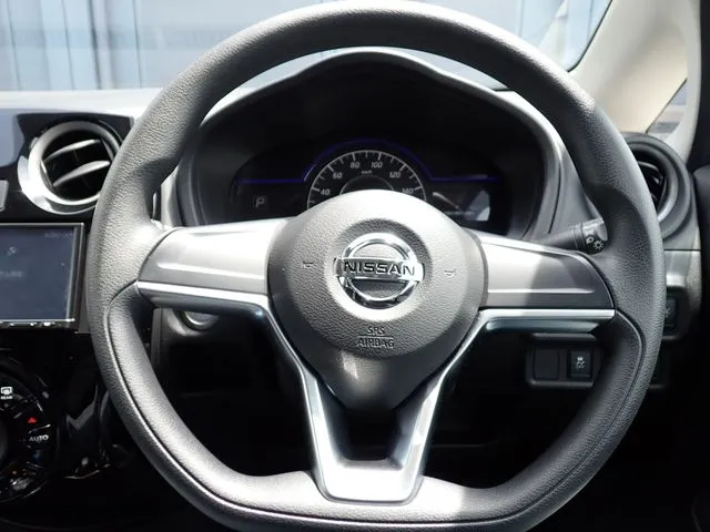 ノート(ニッサン)の車両写真