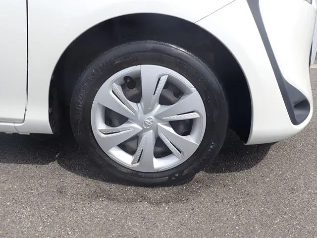 シエンタ ハイブリッド(トヨタ)の車両写真