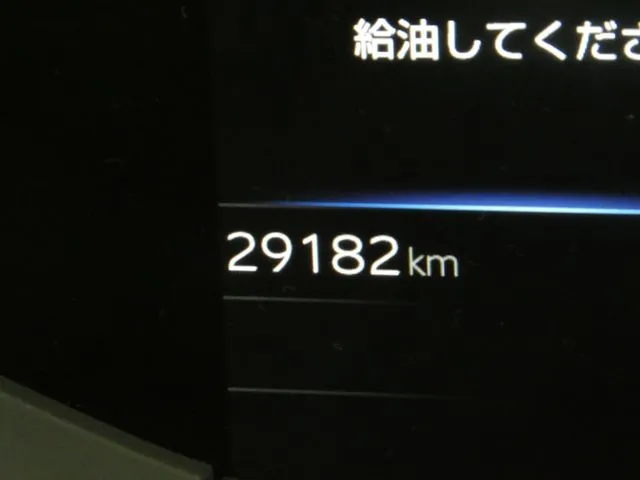 プリウス（トヨタ）の車両写真