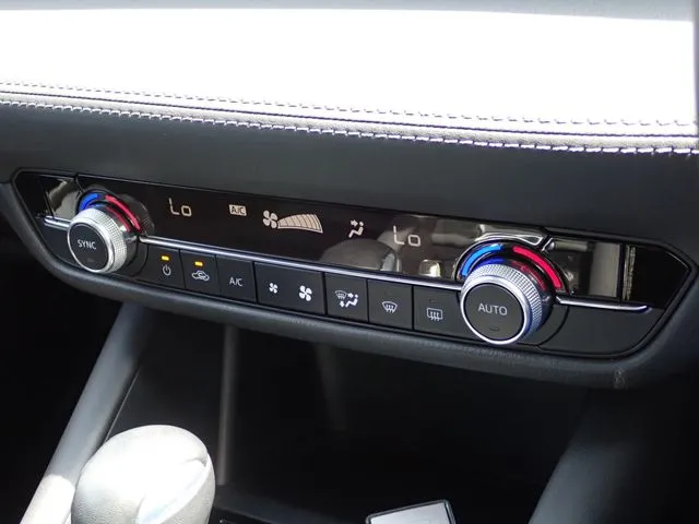 MAZDA6 セダン(マツダ)の車両写真